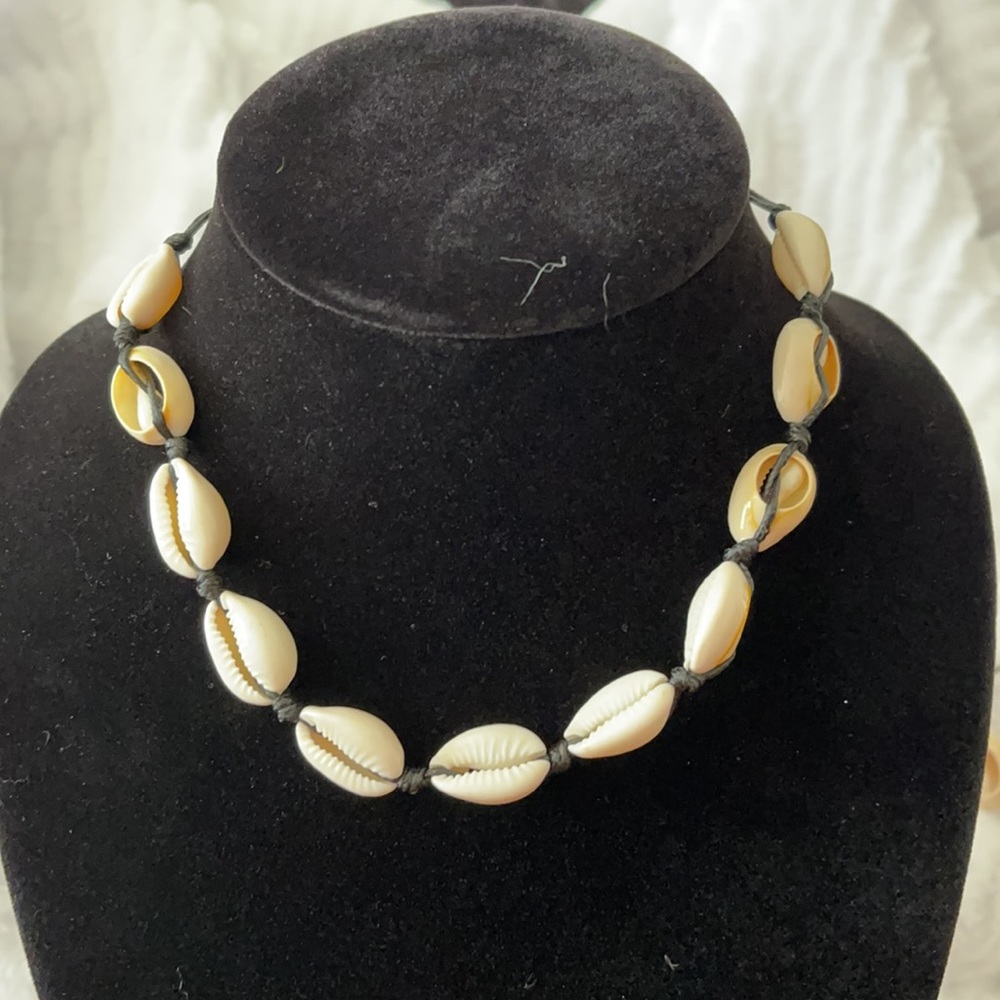 His & Her Cowrie Shell Necklace Set - Picture 8 of 11
